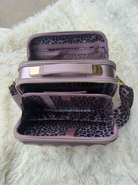 Triforce marbled hard sided travel makeup beauty case